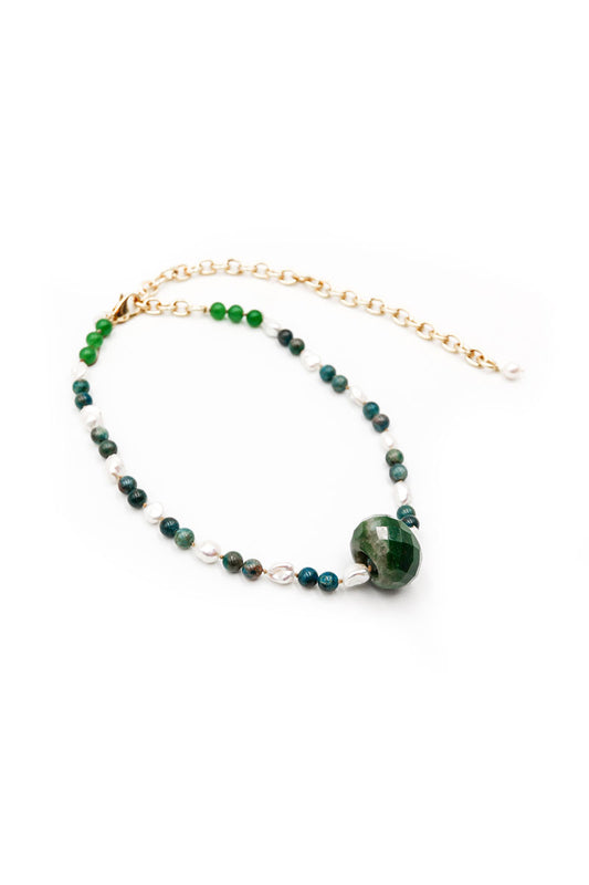 Dani Weels - Green and white necklace